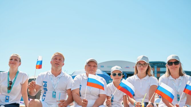 Страна возможностей: как проекты президентской платформы помогают в самореализации россиян